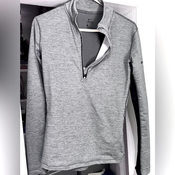 🔥 Stylish Innovative Nike Pro Hyper Warm Half Zip Women’s Training Top - Picture 15 of 16